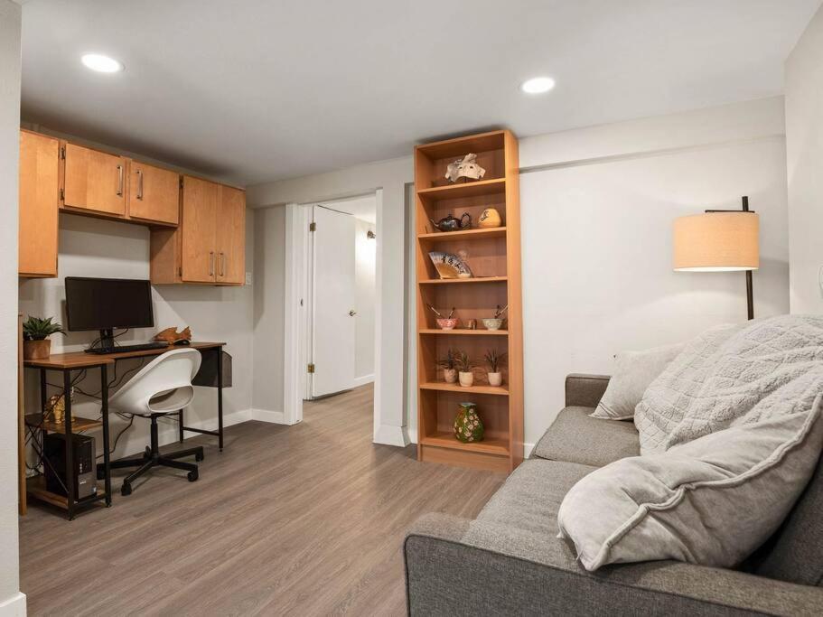 Elegant Richmond Gem Nestled Up To Hawthorne Blvd. Apartment Portland Exterior photo